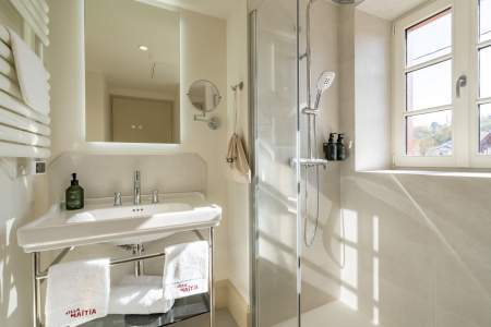 Villa Maïtia · Hôtel 3 étoiles à Ustaritz, Pays Basque 